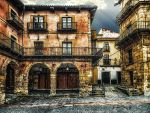 Esquina en la Plaza Mayor. Leon. Espania Reducc.jpg